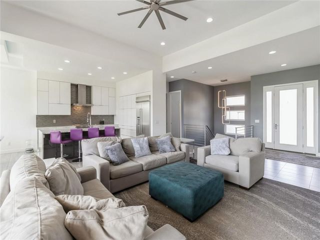 1809 Serenity Circle, Norwalk, IA 50211