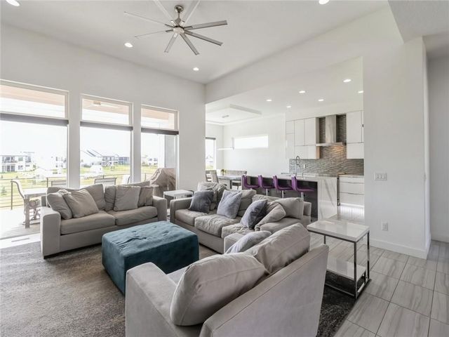 1809 Serenity Circle, Norwalk, IA 50211