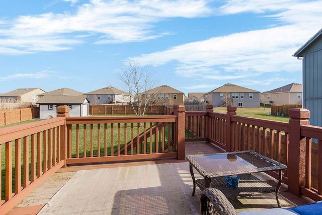 705 S Spruce Circle, Gardner, KS 66030