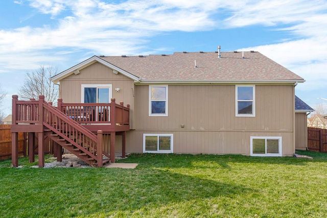 705 S Spruce Circle, Gardner, KS 66030
