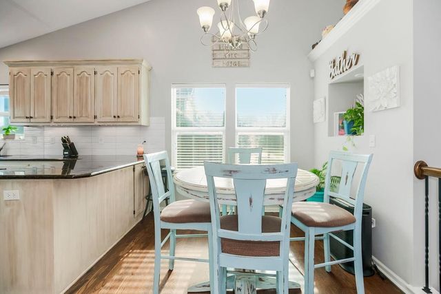 705 S Spruce Circle, Gardner, KS 66030