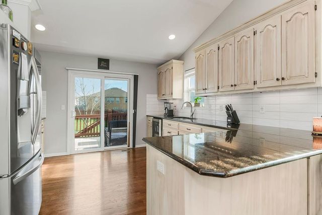 705 S Spruce Circle, Gardner, KS 66030