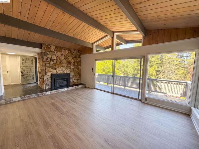 612 Tahos Rd, Orinda, CA 94563