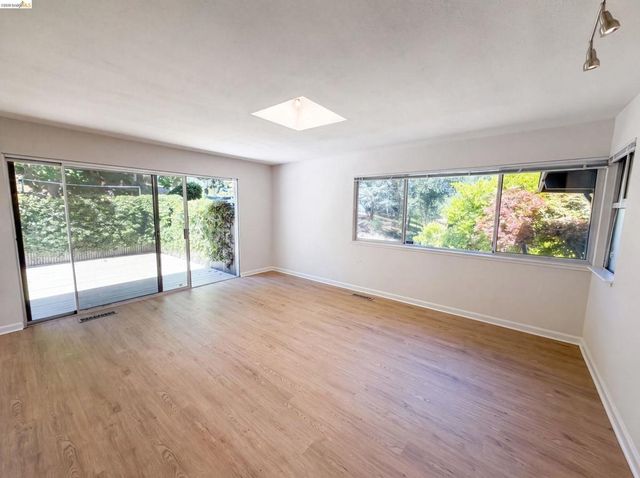 612 Tahos Rd, Orinda, CA 94563