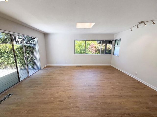 612 Tahos Rd, Orinda, CA 94563