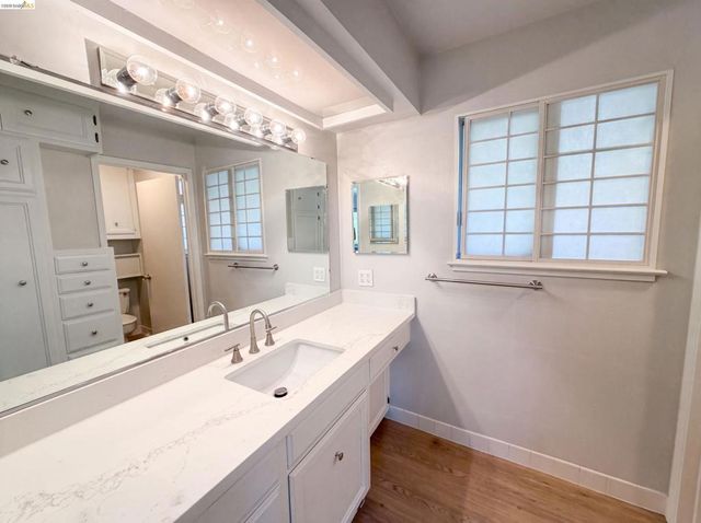 612 Tahos Rd, Orinda, CA 94563