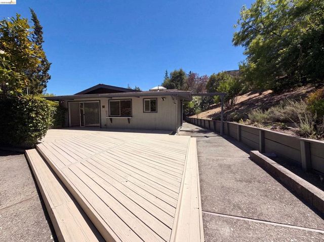 612 Tahos Rd, Orinda, CA 94563
