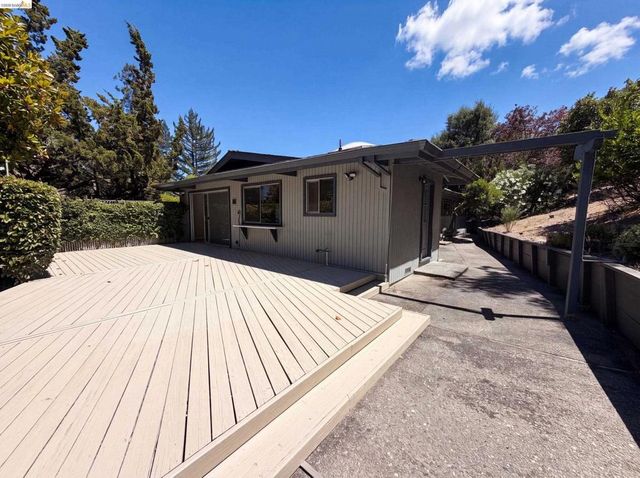 612 Tahos Rd, Orinda, CA 94563