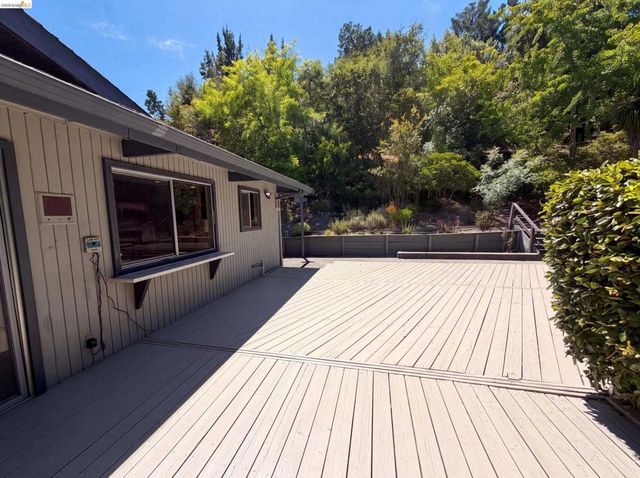612 Tahos Rd, Orinda, CA 94563