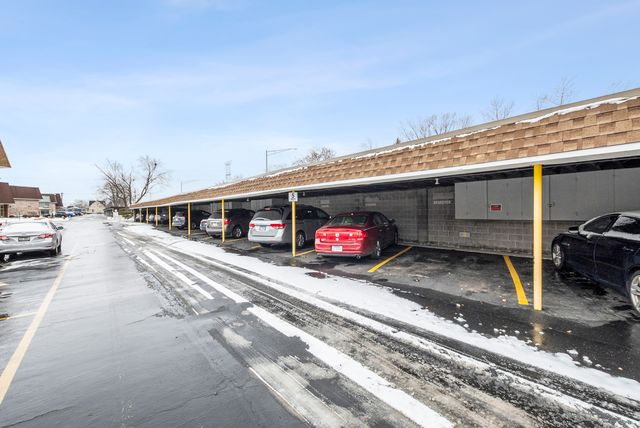 3240 N Manor Drive 216, Lansing, IL 60438