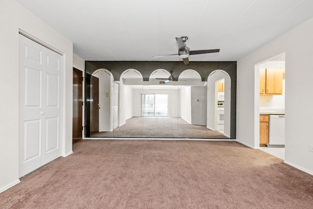 3240 N Manor Drive 216, Lansing, IL 60438