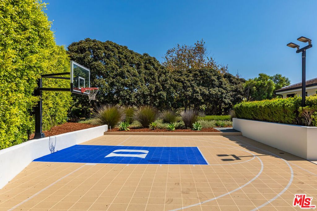 6419 Merritt Drive, Malibu, CA 90265 — photo 4
