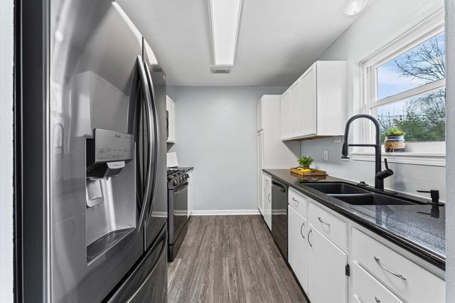 9810 Charter Ridge Drive, Houston, TX 77070