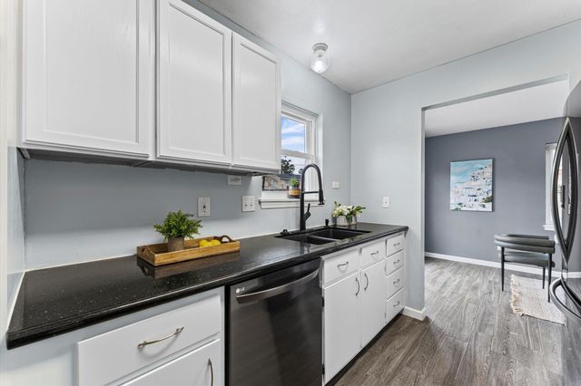 9810 Charter Ridge Drive, Houston, TX 77070