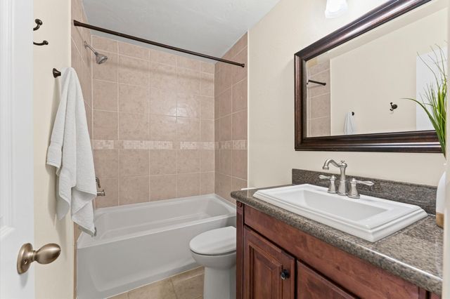 9810 Charter Ridge Drive, Houston, TX 77070