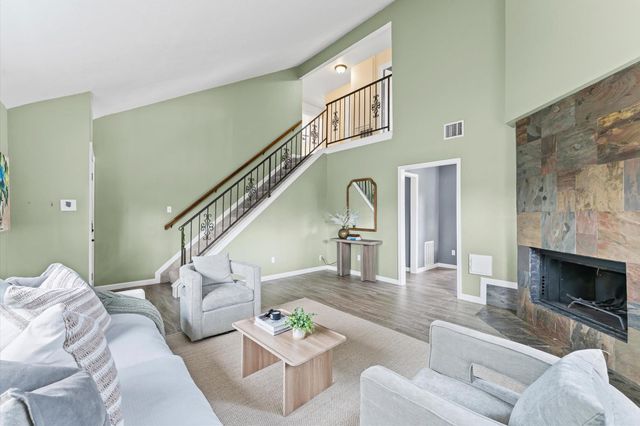 9810 Charter Ridge Drive, Houston, TX 77070