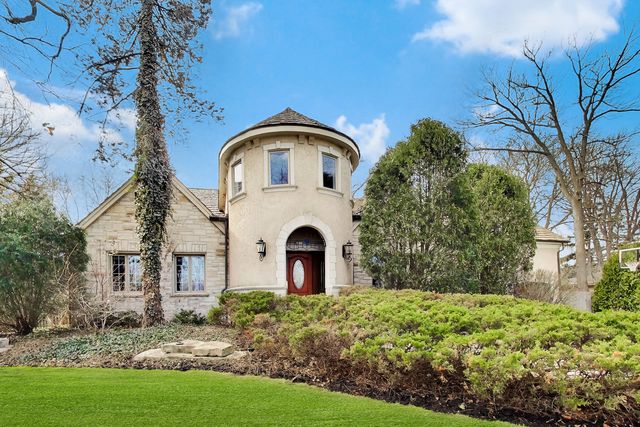 1414 Canterbury Lane, Glenview, IL 60025