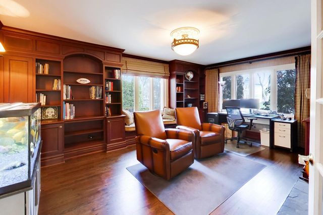 1414 Canterbury Lane, Glenview, IL 60025