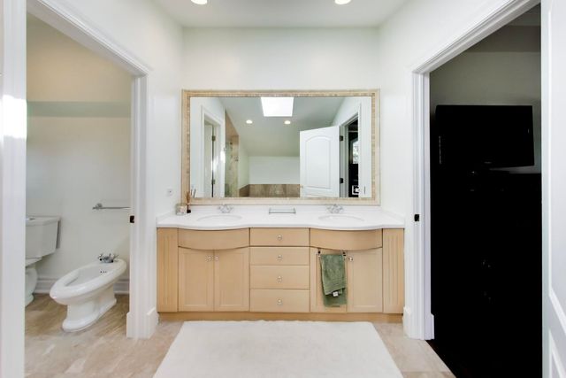 1414 Canterbury Lane, Glenview, IL 60025