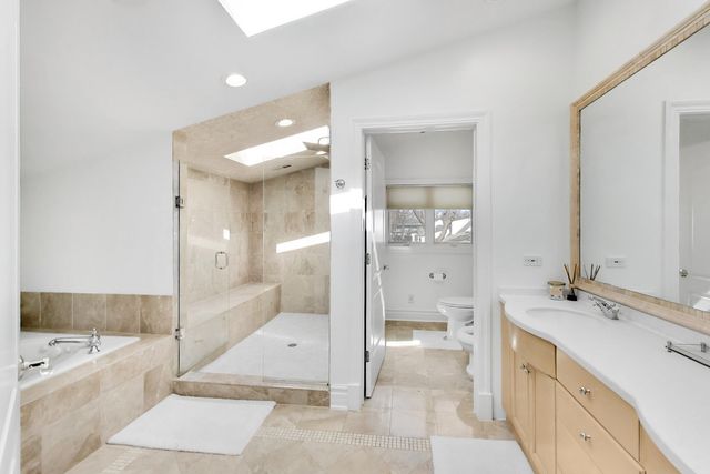 1414 Canterbury Lane, Glenview, IL 60025