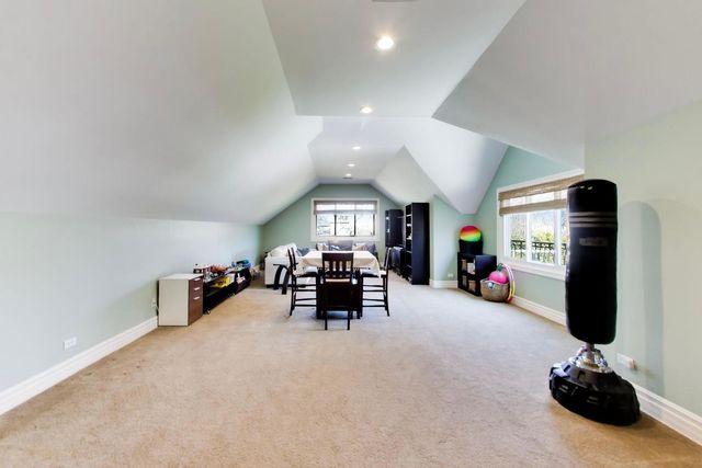 1414 Canterbury Lane, Glenview, IL 60025