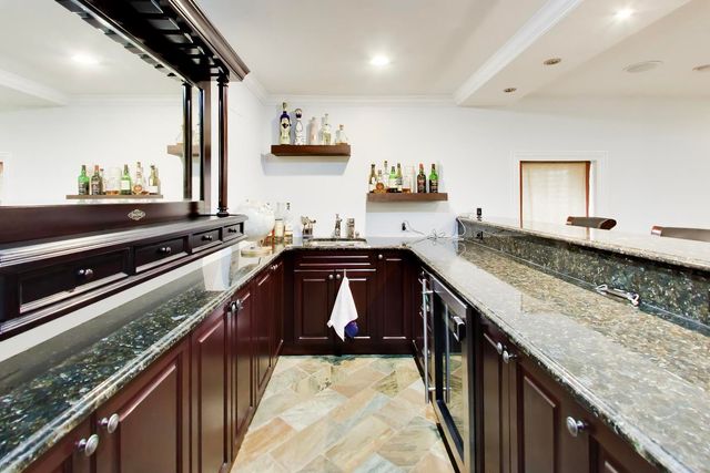1414 Canterbury Lane, Glenview, IL 60025