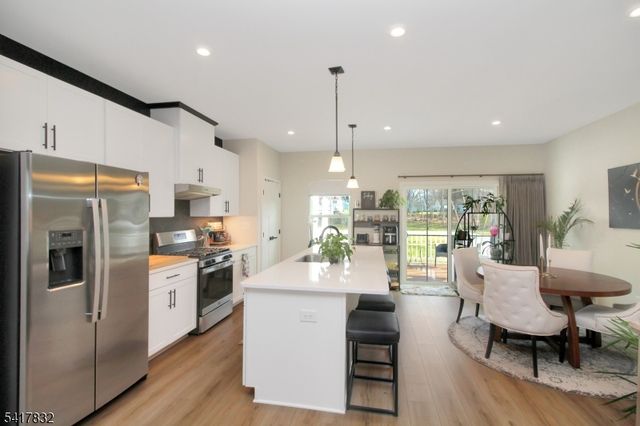 14 Saw Mill Circle, Hackettstown Town, NJ 07840