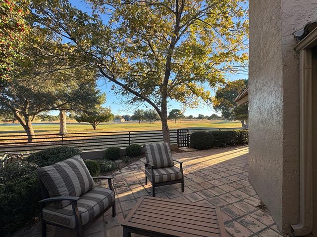 5009 Green Tree Blvd, Midland, TX 79707