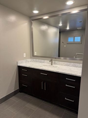 5009 Green Tree Blvd, Midland, TX 79707