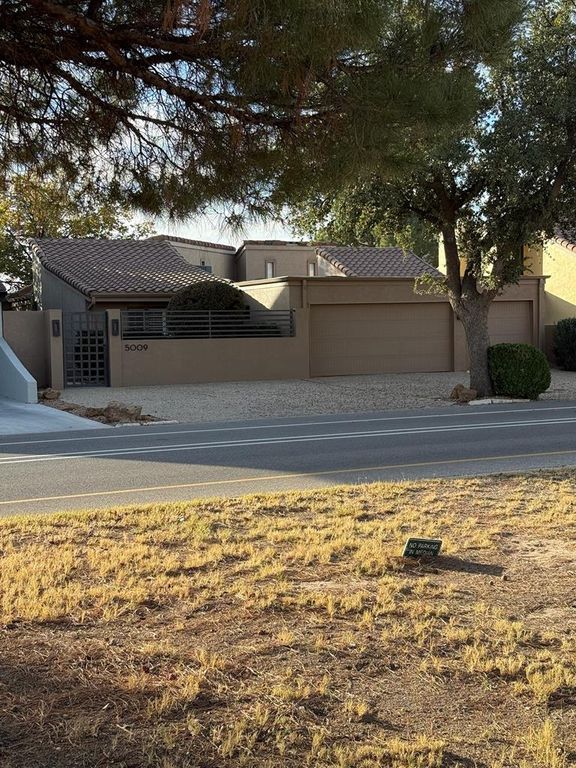 5009 Green Tree Blvd, Midland, TX 79707