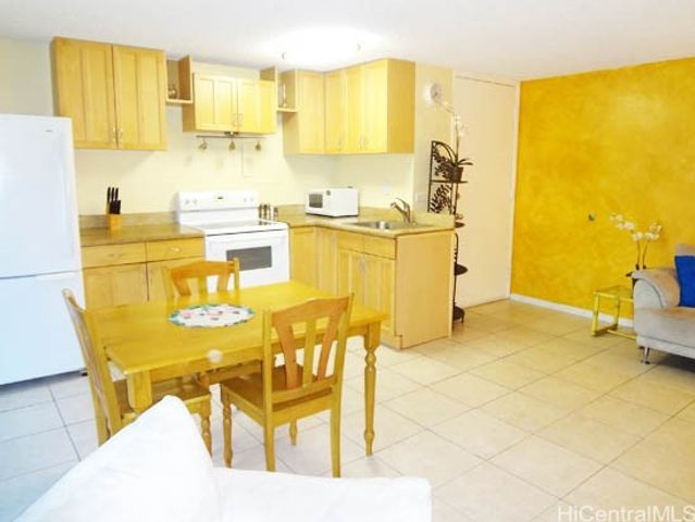 2572 Lemon Road 306, Honolulu, HI 96815