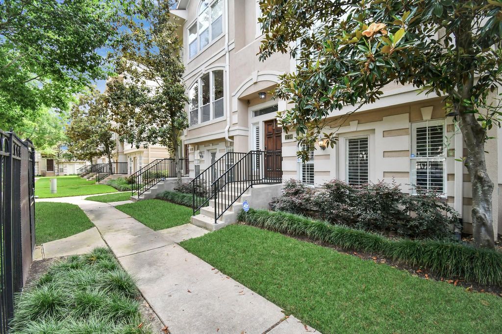 1739 French Village Drive, Houston, TX 77055
