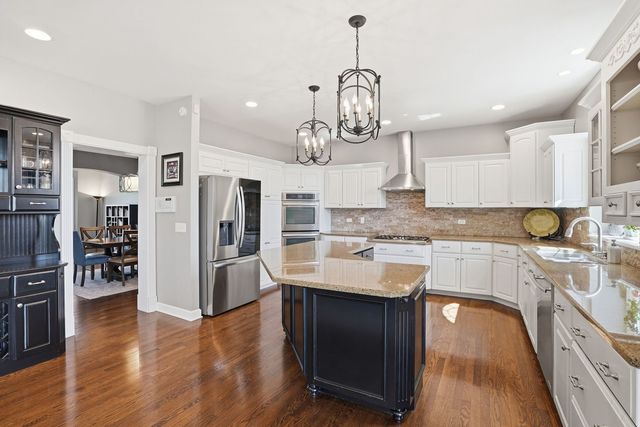 3212 Rollingridge Road, Naperville, IL 60564