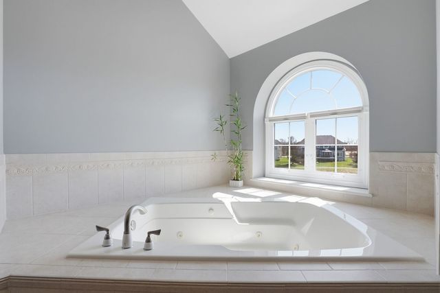 3212 Rollingridge Road, Naperville, IL 60564