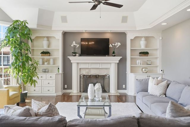 3212 Rollingridge Road, Naperville, IL 60564