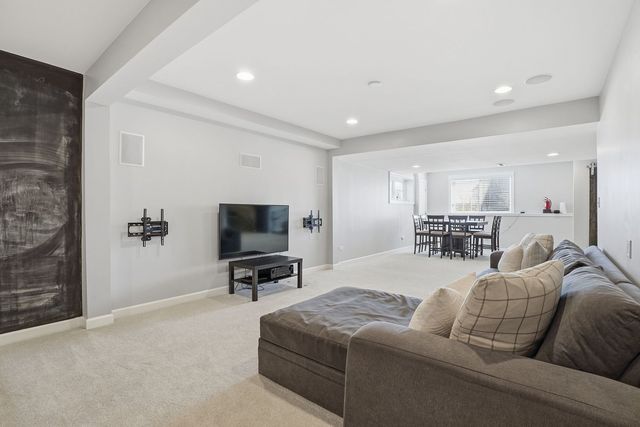 3212 Rollingridge Road, Naperville, IL 60564