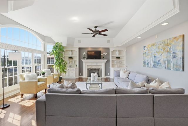 3212 Rollingridge Road, Naperville, IL 60564