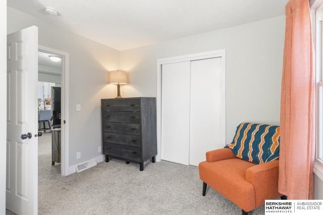 1221 D Street, Omaha, NE 68107