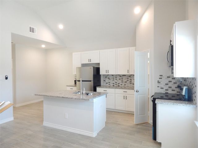 230 Northlawn, Montgomery, TX 77316