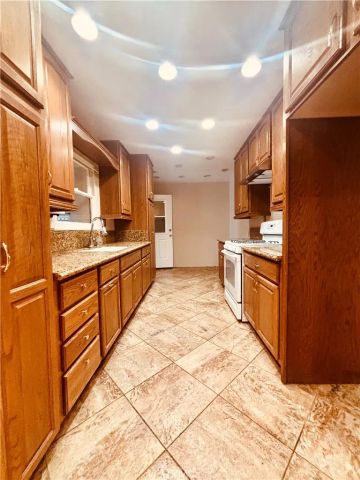 38326 16th East, Palmdale, CA 93550