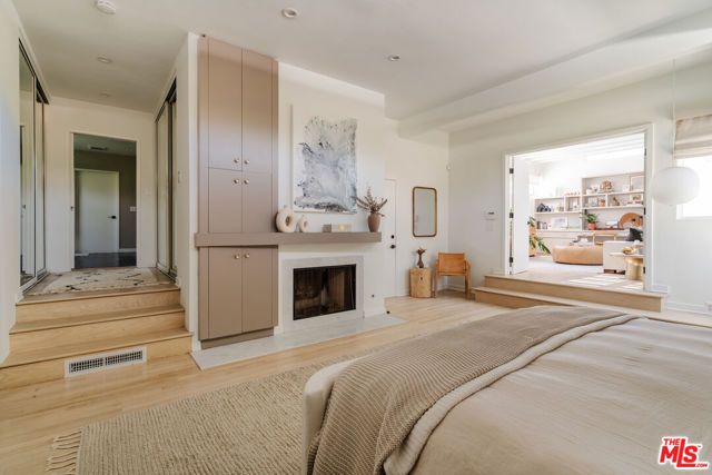 712 San Lorenzo Street, Santa Monica, CA 90402