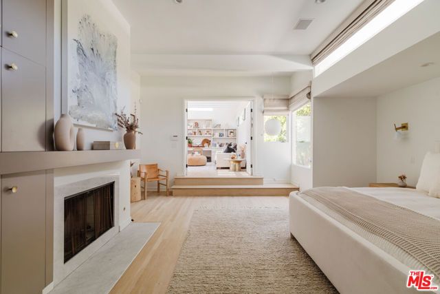 712 San Lorenzo Street, Santa Monica, CA 90402