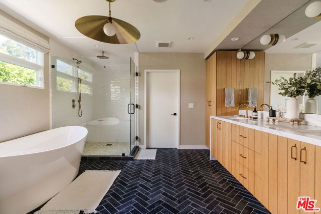 712 San Lorenzo Street, Santa Monica, CA 90402