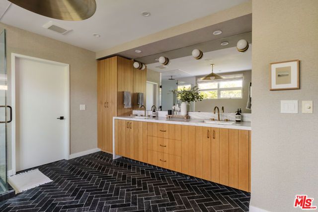 712 San Lorenzo Street, Santa Monica, CA 90402