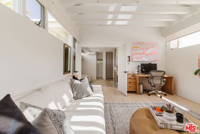 712 San Lorenzo Street, Santa Monica, CA 90402