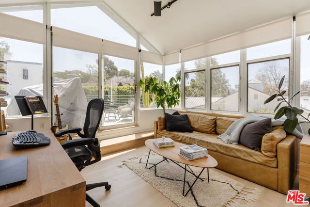 712 San Lorenzo Street, Santa Monica, CA 90402