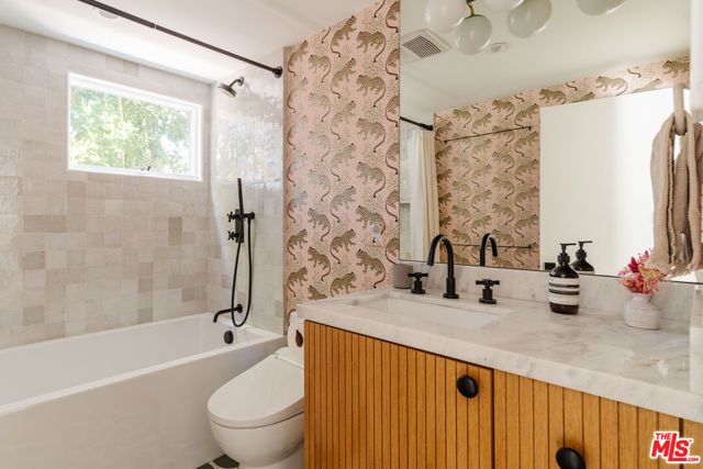 712 San Lorenzo Street, Santa Monica, CA 90402