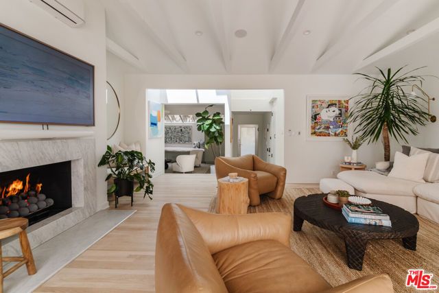712 San Lorenzo Street, Santa Monica, CA 90402