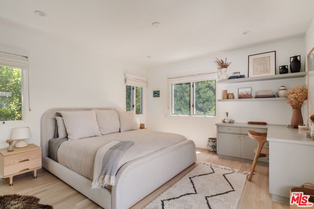 712 San Lorenzo Street, Santa Monica, CA 90402