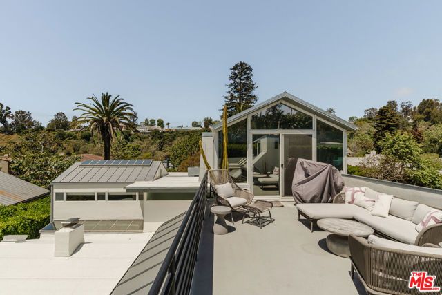 712 San Lorenzo Street, Santa Monica, CA 90402